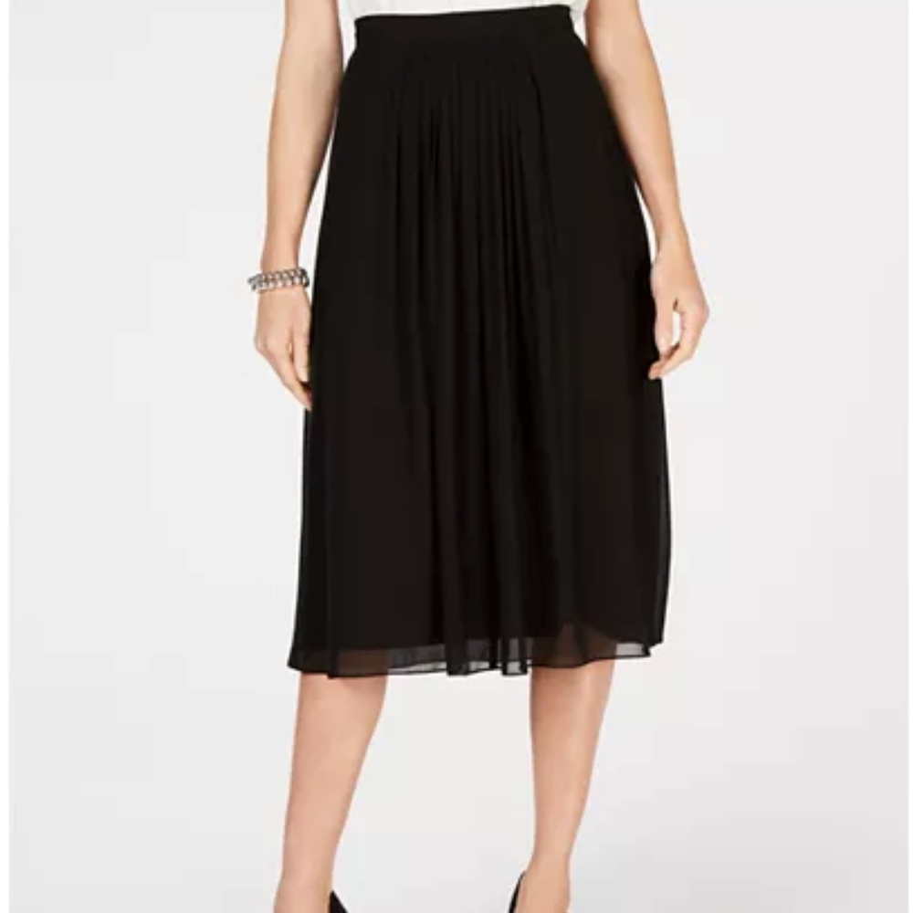 NWT Anne Klein Pleated Skirt